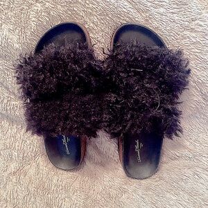 🪐UNIVERSAL TREAD🪐CURLY FAUX FUR & CORK RUBBER SOLE SLIDE-IN SANDALS NWT❣️